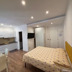 https://apt-little-house-rione-alto.hotels-amalfi.com